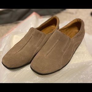 Naturalizer suede slides NEW sz 9